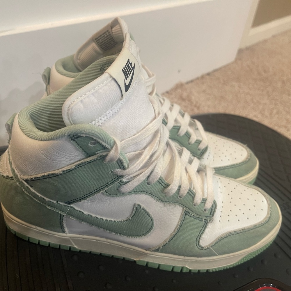 Nike Dunk High 1985 High-Top Sneakers in White and Green